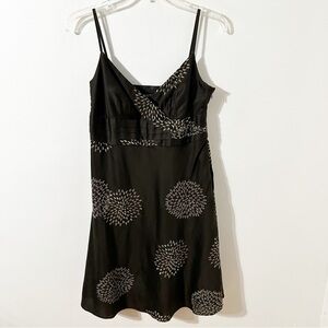 Ann Taylor Factory Cotton Embroidered Floral Sun Dress Cummerbund Waist V-neck